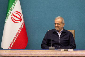 ۲ سال با وعده‌های فرهنگی پزشکیان، از «رفع فیلترینگ» تا توقف اجرای قانون حجاب