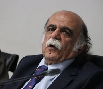 جلال‌الدین کزازی: شناخت ایران از مسیر شناختن زبان و ادب فارسی می‌گذرد
