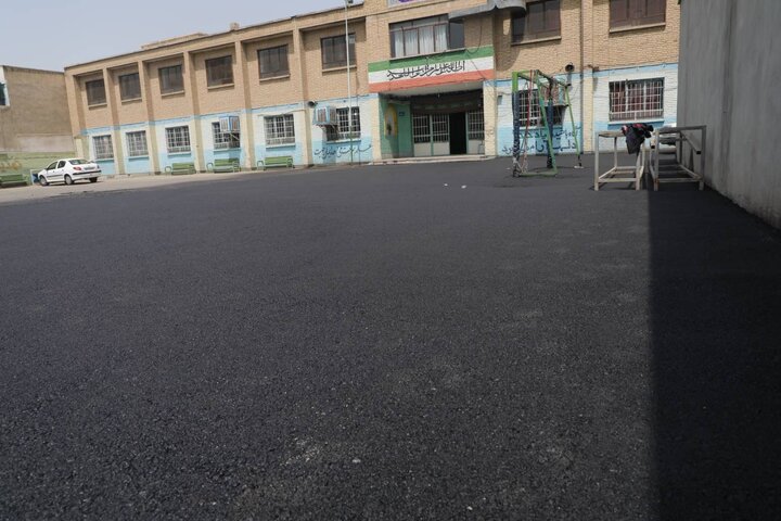 آسفالت‌ریزی ۱۰ هزار مترمربع از محوطه مدارس پیشوا