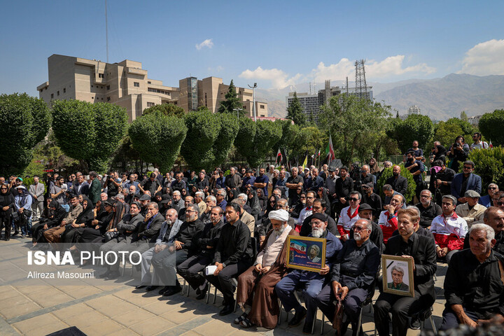 گزارش ایسنا از مراسم تشییع صدای ماندگار ایران/مرگ به بهروز رضوی نمی‌آمد!