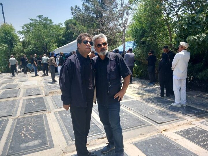 گزارش ایسنا از مراسم تشییع صدای ماندگار ایران/مرگ به بهروز رضوی نمیآمد!