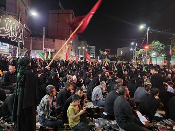«حسینیه کرمان»؛ تلفیق سیاست، دین و هنر در میدان + تصاویر