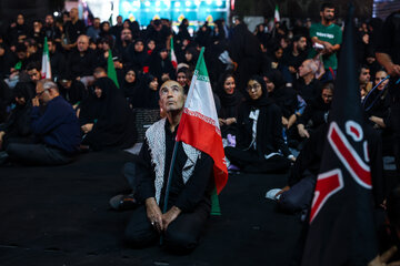 عزاداری شب سوم محرم در میدان انقلاب