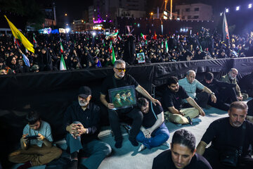 عزاداری شب سوم محرم در میدان انقلاب