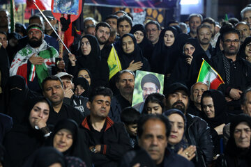 عزاداری زنجیرزنان حسینی در تجمع میدان بیعت اردبیل