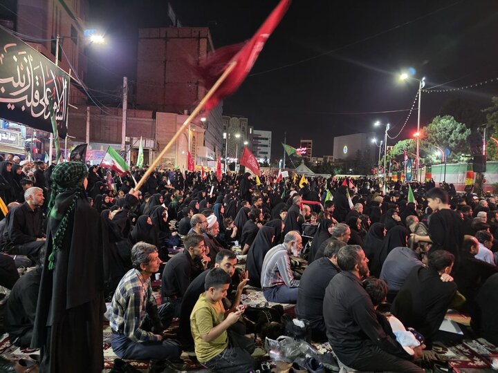 «حسینیه کرمان»؛ تلفیق سیاست، دین و هنر در میدان + تصاویر