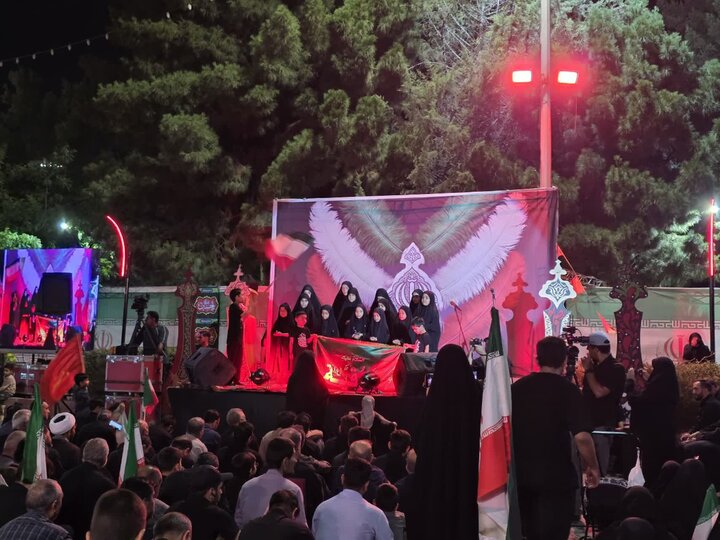 «حسینیه کرمان»؛ تلفیق سیاست، دین و هنر در میدان