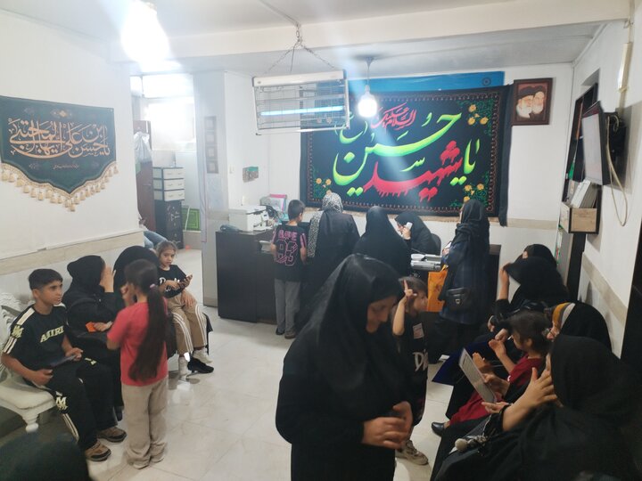 کاروان سلامت هلالاحمر ورامین ۵۰۰ بیمار نیازمند را رایگان ویزیت میکند