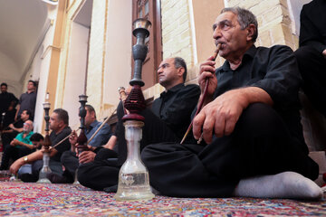 روضه‌خوانی ۱۰۰ ساله در خانه ریسمانیان- یزد