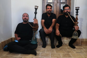 روضه‌خوانی ۱۰۰ ساله در خانه ریسمانیان- یزد