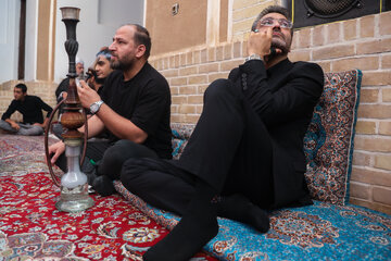 روضه‌خوانی ۱۰۰ ساله در خانه ریسمانیان- یزد