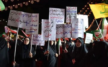 چه کسانی وزیرخارجه و رئیس مجلس را سازشکار می‌خوانند؟