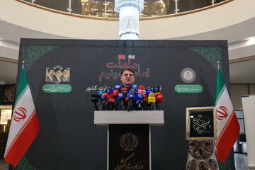 نشست خبری علی زینی‌وند، معاون سیاسی و سخنگوی وزارت کشور