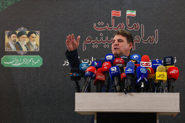 نشست خبری علی زینی‌وند، معاون سیاسی و سخنگوی وزارت کشور