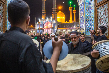 دسته‌ی عزاداری «مشق شمشیر» در قم