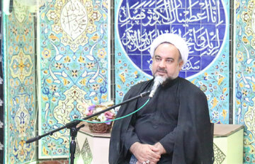 مسئول دفتر نهاد رهبری در دانشگاه آزاد همدان:عاشورا مکتبی برای همه دوران‌هاست