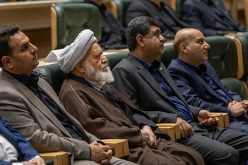 غلامرضا مصباحی مقدم در سی‌وسومین همایش سالانه سیاست‌های پولی و ارزی با حضور رئیس جمهور