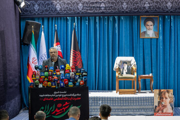 نشست خبری ایمان عطارزاده، سخنگوی «ستاد وداع، تدفین و تشییع رهبر شهید