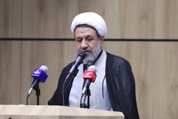نماینده ولی فقیه در کرمان: تقسیم‌بندی‌های سیاسی نباید مانع پیشرفت کشور شود