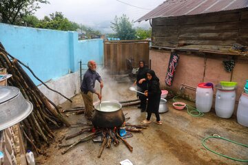 آیین اطعام دهی ماه محرم روستاهای سوادکوه-مازندران 