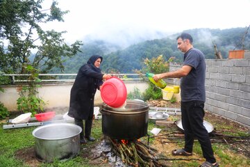 آیین اطعام دهی ماه محرم روستاهای سوادکوه-مازندران 