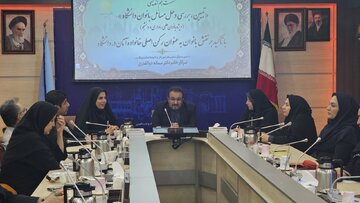 رئیس دانشگاه پیام‌نور فارس: حضور بانوان در مدیریت دانشگاه زمینه‌ساز توسعه و تعالی است