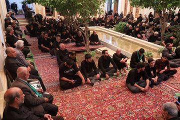روضه‌خوانی سنتی در بیت سومین شهید محراب «آیت الله صدوقی» - یزد
