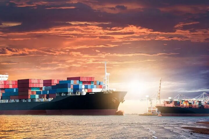 پهلوگیری دومین کشتی کانتینربر ایرانی در بندر شهید رجایی 