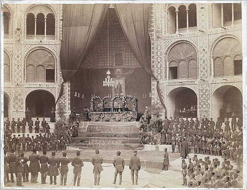 هنری که محرم را روشن میکرد