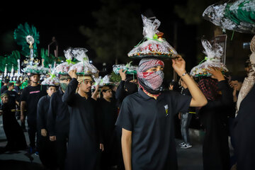 عزاداری شب هشتم محرم در شهرک عرب‌ها ـ مشهد