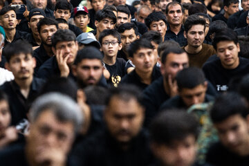 عزاداری شب هشتم محرم در مرقد رهبر فقید انقلاب