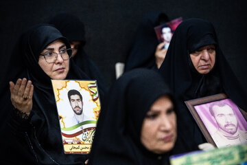 عزاداری شب هشتم محرم در مرقد رهبر فقید انقلاب