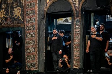 مراسم عزاداری در حسینیه سادات اخوی تهران