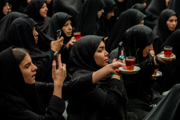 مراسم عزاداری در حسینیه سادات اخوی تهران