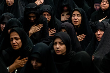 مراسم عزاداری در حسینیه سادات اخوی تهران