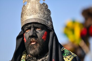 کاروان نمادین هشتم محرم در خمینی‌شهر - اصفهان