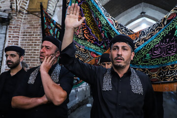 آغاز مراسم عزاداری هیئات حسینی در بازار تبریز