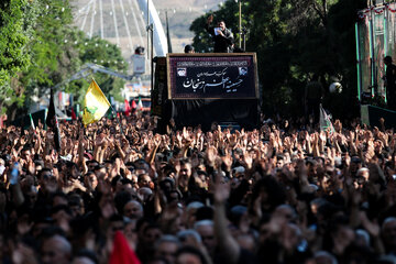 عزاداری پر شور زنجانی ها در یوم العباس