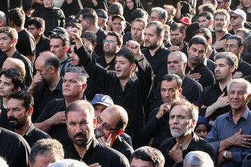 عزاداری پر شور زنجانی ها در یوم العباس