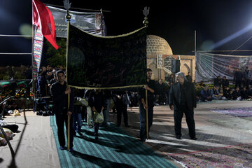 اجتماع عزاداران حسینی - بقعه شیخ امین الدین جبرئیل اردبیل