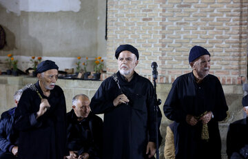 اجتماع عزاداران حسینی - بقعه شیخ امین الدین جبرئیل اردبیل