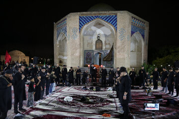 اجتماع عزاداران حسینی - بقعه شیخ امین الدین جبرئیل اردبیل