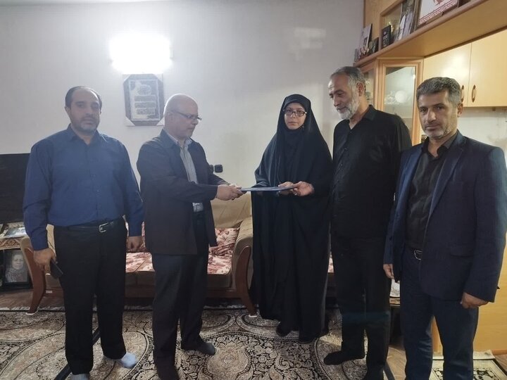 دیدار جمعی از جهادگران جهاددانشگاهی گیلان با خانواده شهید «محمدرضا حسین‌پور فرحبخش»