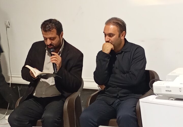 واقعه عاشورا تراژدی است که در عین سوگمندی باشکوه جلوه میکند