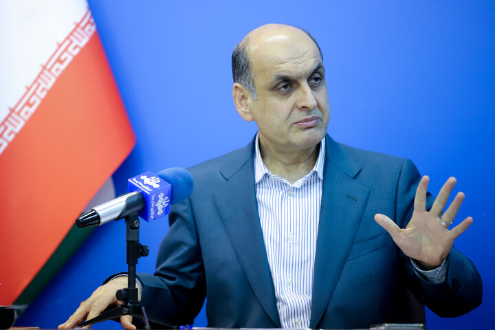 استاندار گیلان: همه شهرستان‌های استان باید نان کامل پخت کنند