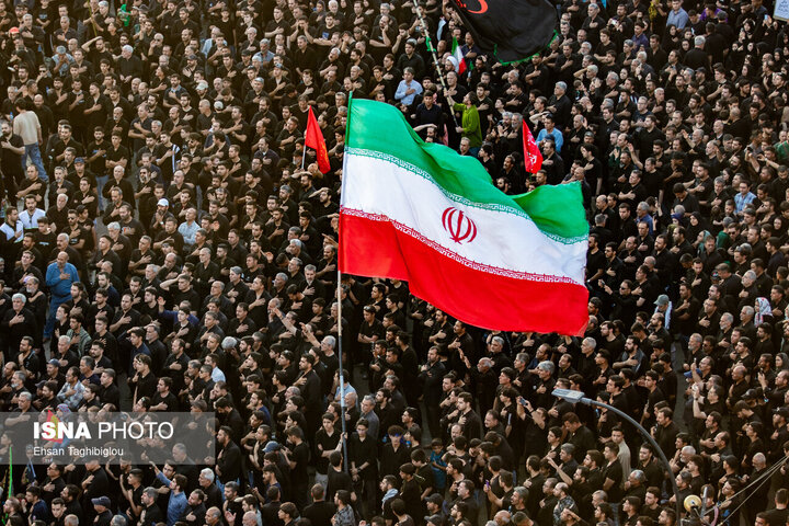 یک مدرس دانشگاه: برافراشتن پرچم ایران به معنای اهتزار پرچم حسین(ع) است