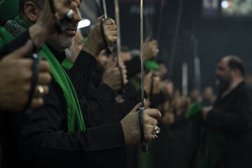 آیین سنتی "مشعل گردانی" شب تاسوعا - مشهد