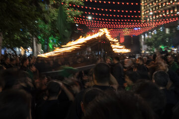 آیین سنتی "مشعل گردانی" شب تاسوعا - مشهد
