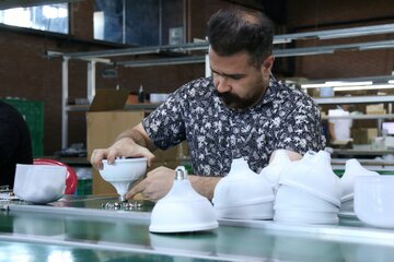 بازدید خبرنگاران  فعالیت واحد دانش بنیان در حوزه الکترونیک در رزن 