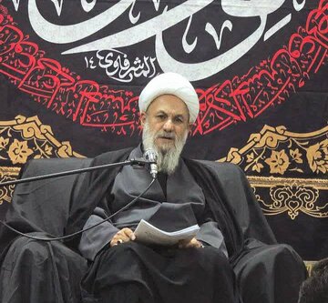 قیام حسینی، الگوی مبارزه با دنیاگرایی و استکبار است